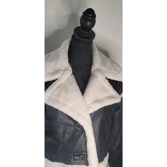 Hollister Women's Black Vegan Leather Cropped Sherpa-Lined Aviator Jacket Sz M - Picture 3 of 10